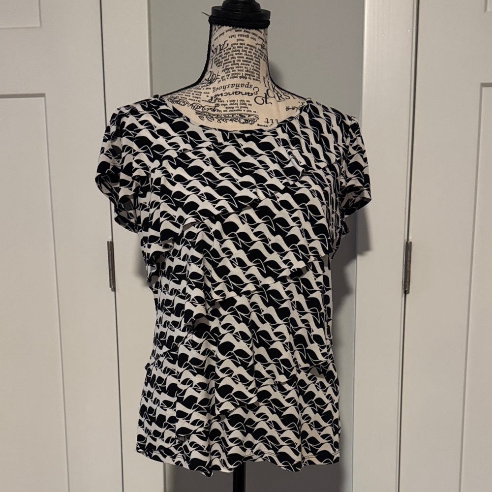 💜3/$12💜 Worthington Monochrome Wave Blouse
